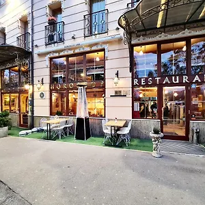Horoscop 3*, Bucarest Romania